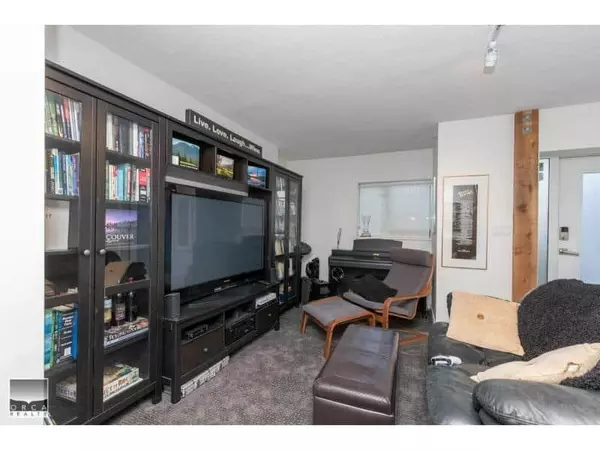 North Vancouver, BC V7M 0B1,1288 Chesterfield Avenue