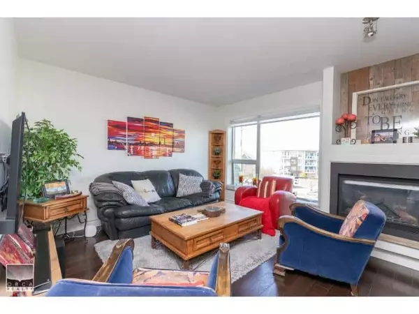 North Vancouver, BC V7M 0B1,1288 Chesterfield Avenue