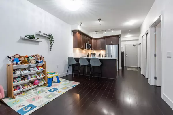 Port Coquitlam, BC V3C 1Y4,2436 Kelly AVE #205