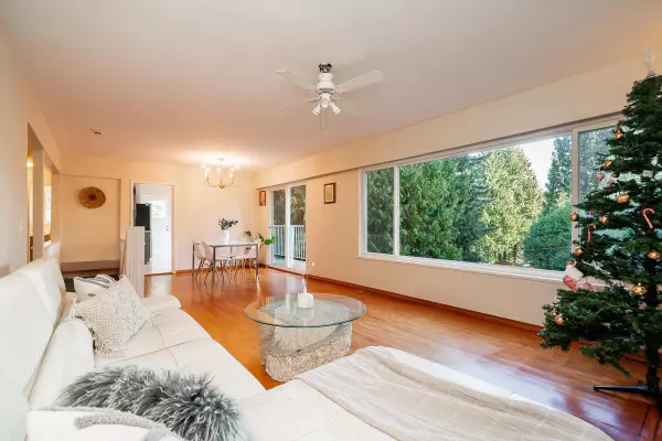 Port Coquitlam, BC V3C 2R1,1648 Scarborough CRES