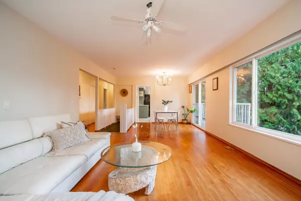 Port Coquitlam, BC V3C 2R1,1648 Scarborough CRES