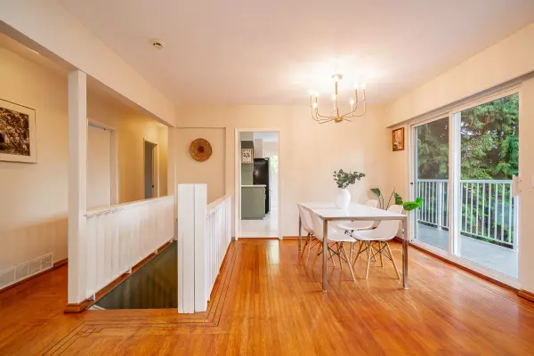 Port Coquitlam, BC V3C 2R1,1648 Scarborough CRES