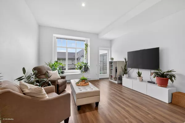 Coquitlam, BC V3E 0N7,3552 Victoria DR #44