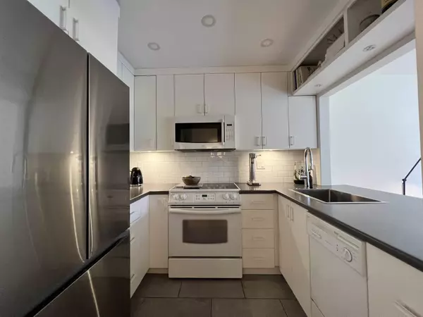 Vancouver, BC V6R 4H8,3875 W 4th AVE #214