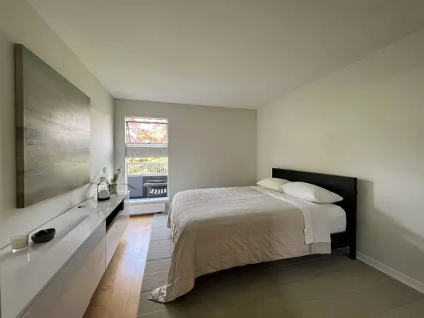 Vancouver, BC V6R 4H8,3875 W 4th AVE #214