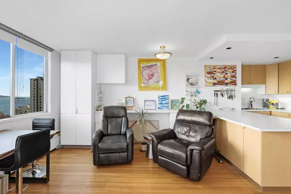 Vancouver, BC V6E 1P5,1250 Burnaby ST #901