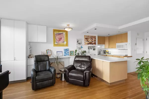 1250 Burnaby ST #901 Vancouver, BC V6E 1P5