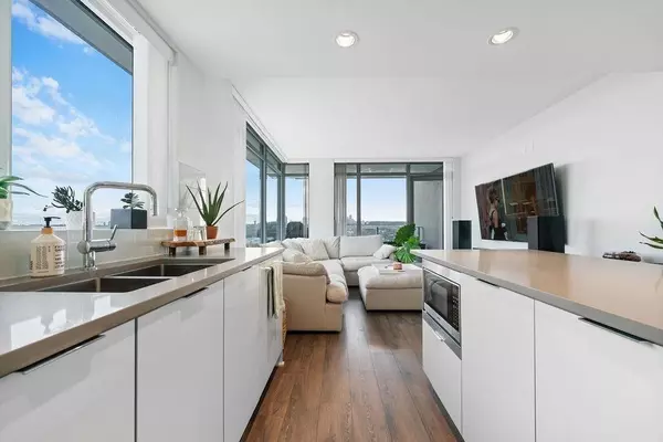 Burnaby, BC V5C 0K8,2388 Madison #2901