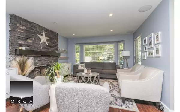 North Vancouver, BC V7H 2R5,3335 Apex PL