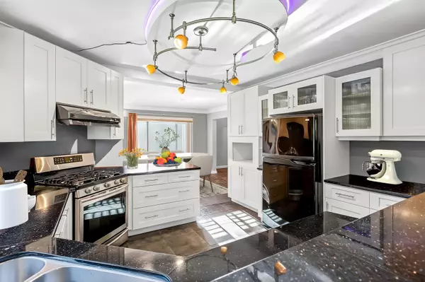 Burnaby, BC V5B 4K5,2050 Sperling AVE