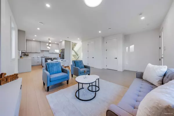 Burnaby, BC V5C 3T7,4211 Graveley ST #4