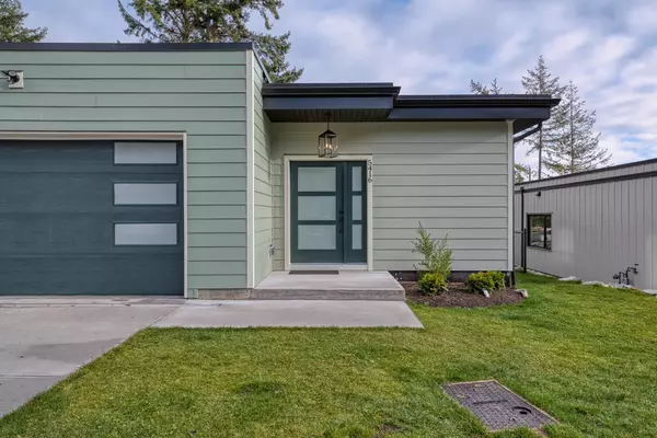 Sechelt, BC V7Z 0M1,5416 Stellar WAY