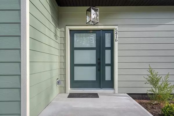 Sechelt, BC V7Z 0M1,5416 Stellar WAY