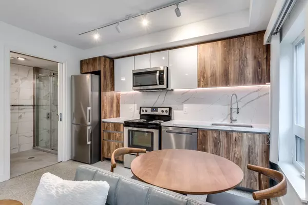 Vancouver, BC V6E 1H1,1170 Barclay Street #105