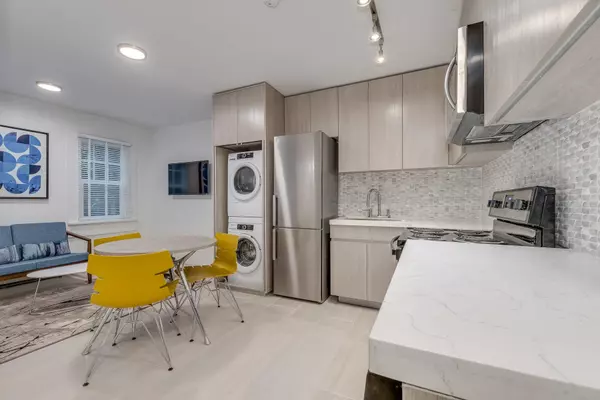 Vancouver, BC V6G 1G5,1425 Haro Street #001