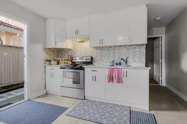 Surrey, BC V3V 7X9,14336 90a AVE