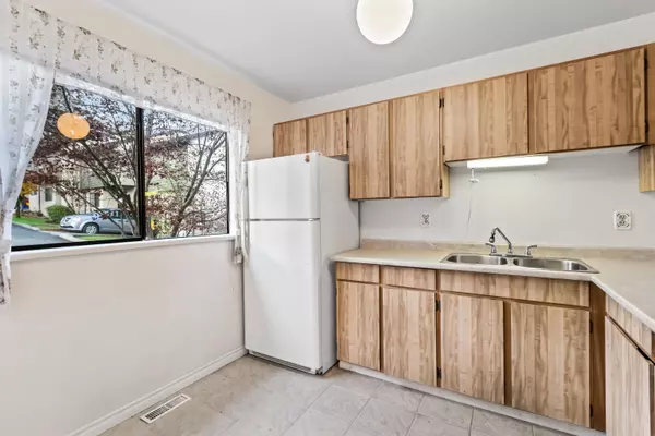 Coquitlam, BC V3C 4H6,2880 Dacre AVE #3