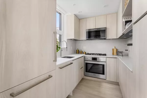 Vancouver, BC V5R 4V3,3249 Clive AVE