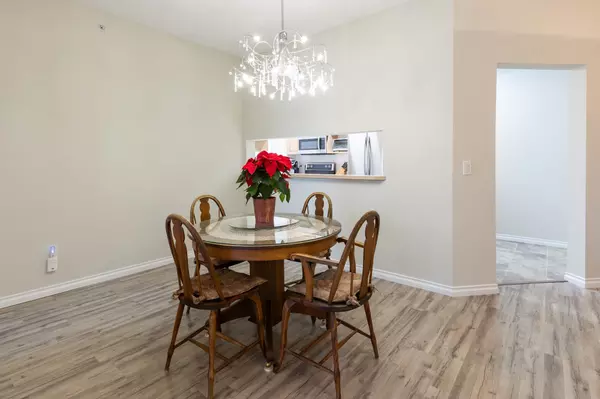 Surrey, BC V3W 0T3,13880 70 AVE #424