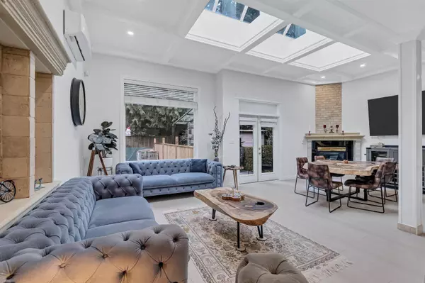 North Vancouver, BC V7J 2V5,1219 Arborlynn DR