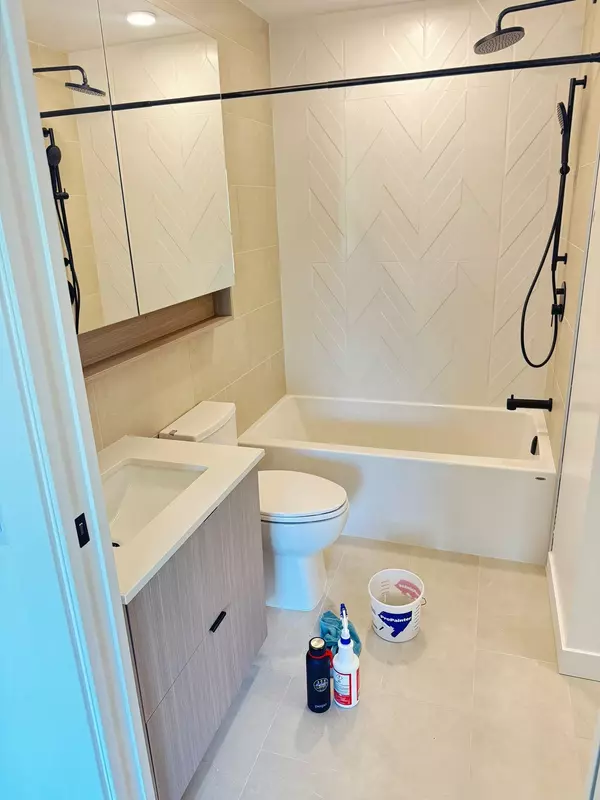 Vancouver, BC V5N 1W9,2268 E Broadway ST #504