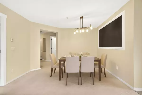 Coquitlam, BC V3E 0A2,3050 Dayanee Springs BLVD #415