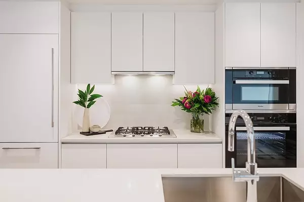 Vancouver, BC V0V 0V0,485 W 42nd AVE #1402