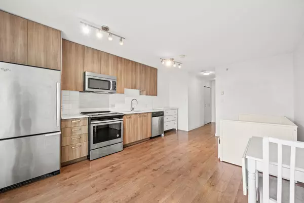 Surrey, BC V3T 0J5,13325 102a AVE #2511