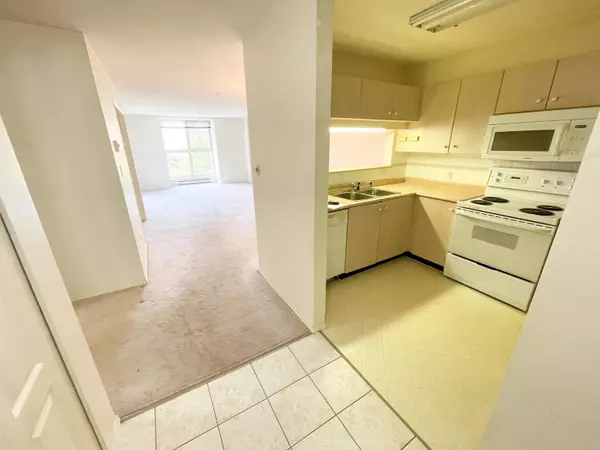 Surrey, BC V3T 3T5,10128 132 ST #308