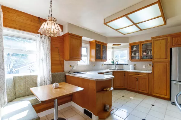 New Westminster, BC V3M 3J3,1602 Tenth AVE