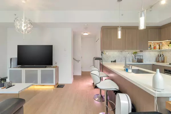 Surrey, BC V3T 0L5,13720 100 AVE #TH3