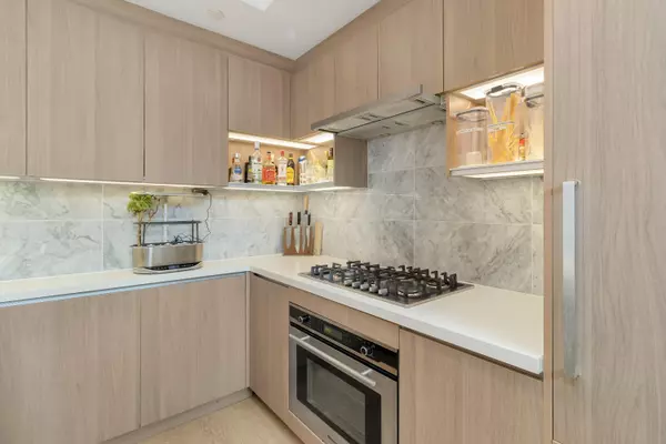 Surrey, BC V3T 0L5,13720 100 AVE #TH3