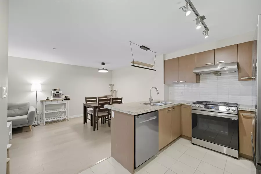9500 Odlin RD #221, Richmond, BC V6X 0H5