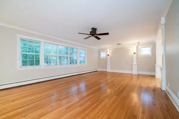 Surrey, BC V4A 4C5,1949 134 ST