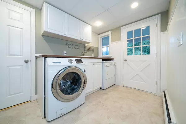 1949 134 ST Surrey, BC V4A 4C5