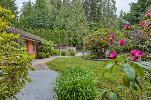 Sechelt, BC V7Z 0L3,6241 Sechelt Inlet RD