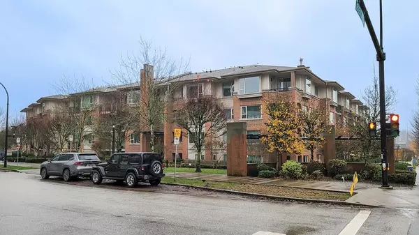 Burnaby, BC V5C 0A9,4728 Dawson ST #417