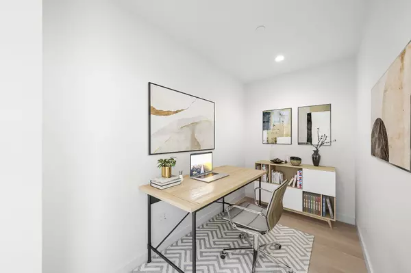 Coquitlam, BC V3J 0J6,657 Whiting WAY #3401