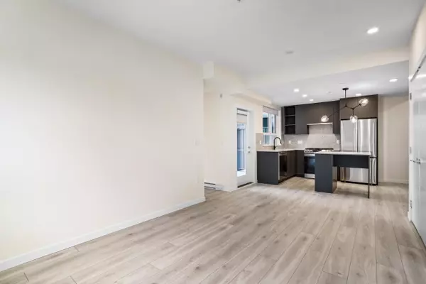 Langley, BC V3A 8S5,7920 206 ST #301