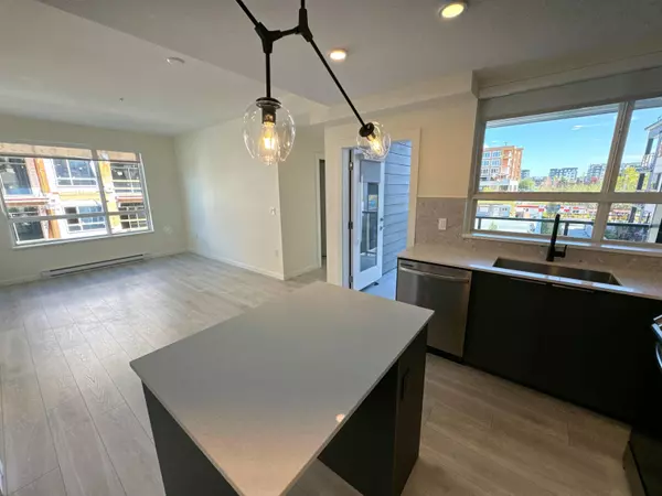 Langley, BC V3A 8S5,7920 206 ST #301