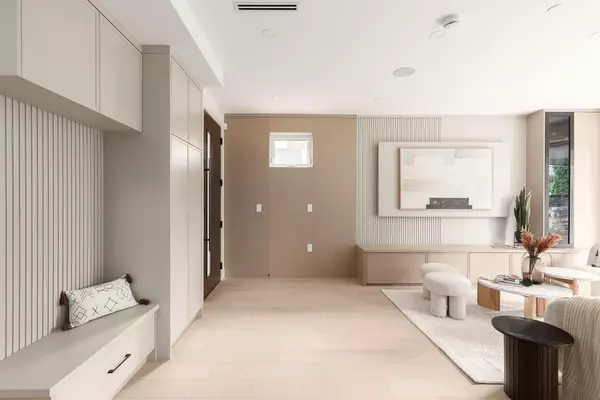 Vancouver, BC V5Y 2C7,475 W 20th AVE #2