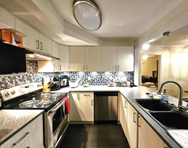 Port Coquitlam, BC V3C 1V9,2345 Central AVE #105