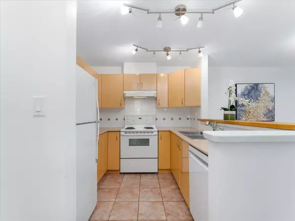 Vancouver, BC V6K 1R5,3083 W 4th AVE #408