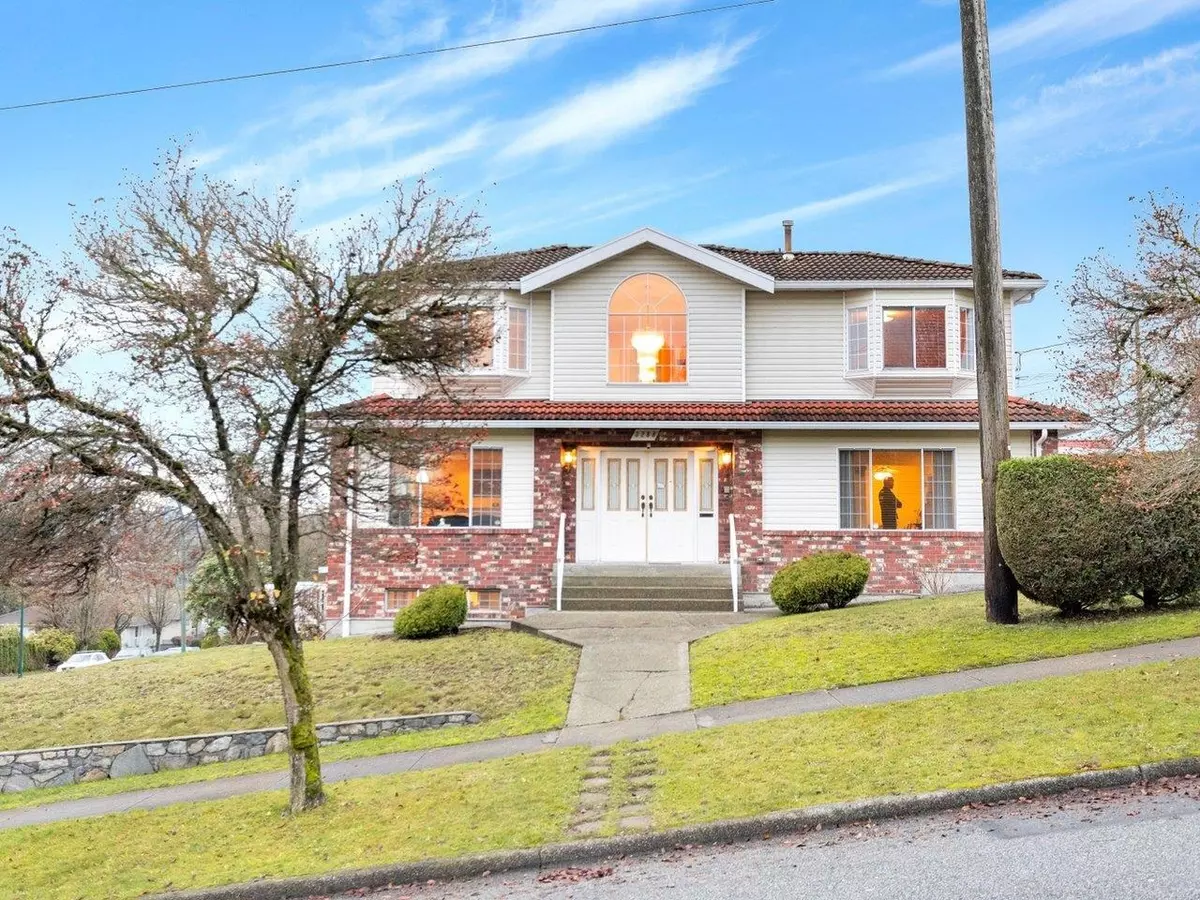 Vancouver, BC V5M 1P3,3288 E 5th AVE