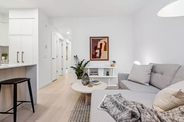 North Vancouver, BC V7P 2K6,948 Lytton ST #109