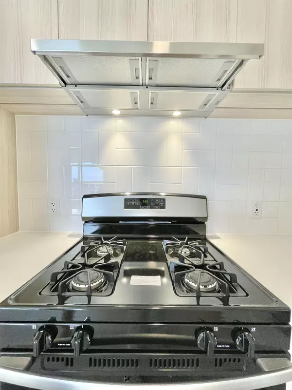 Coquitlam, BC V3J 0N3,741 Anskar CT #601