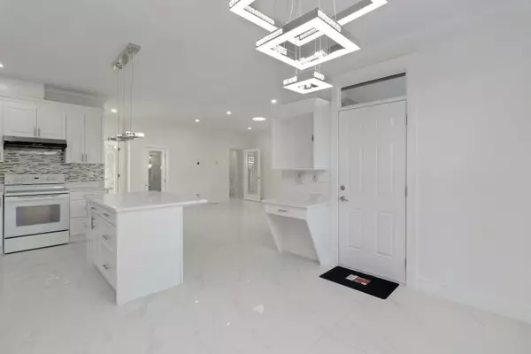 Delta, BC V4C 5P7,7297 115a ST