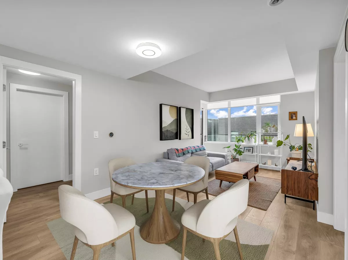 Vancouver, BC V5S 0H3,3451 Sawmill CRES #607