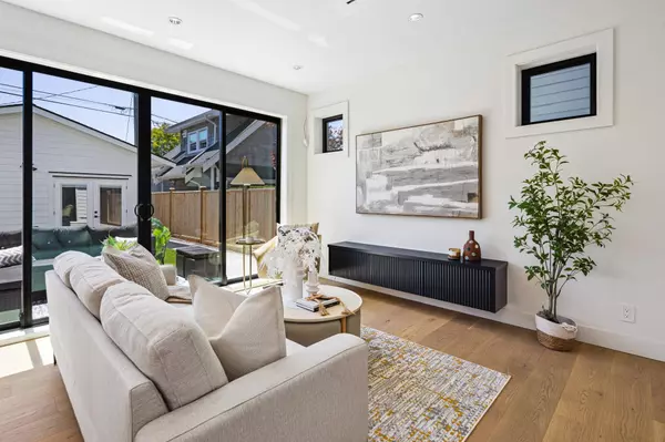 Vancouver, BC V5W 1K2,250 E 39th AVE #2