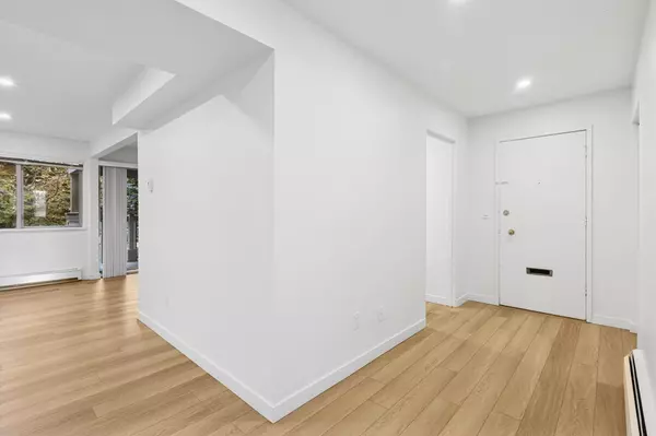 North Vancouver, BC V7N 2L5,879 Westview CRES